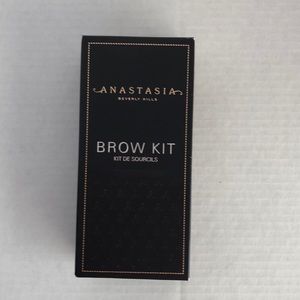 Anastasia Beverly Hills Makeup - Anastasia Beverly Hills Brow Kit Medium Brown New Anastasia Beverly Hills Makeup - Anastasia Beverly Hills Brow Kit Medium Brown New